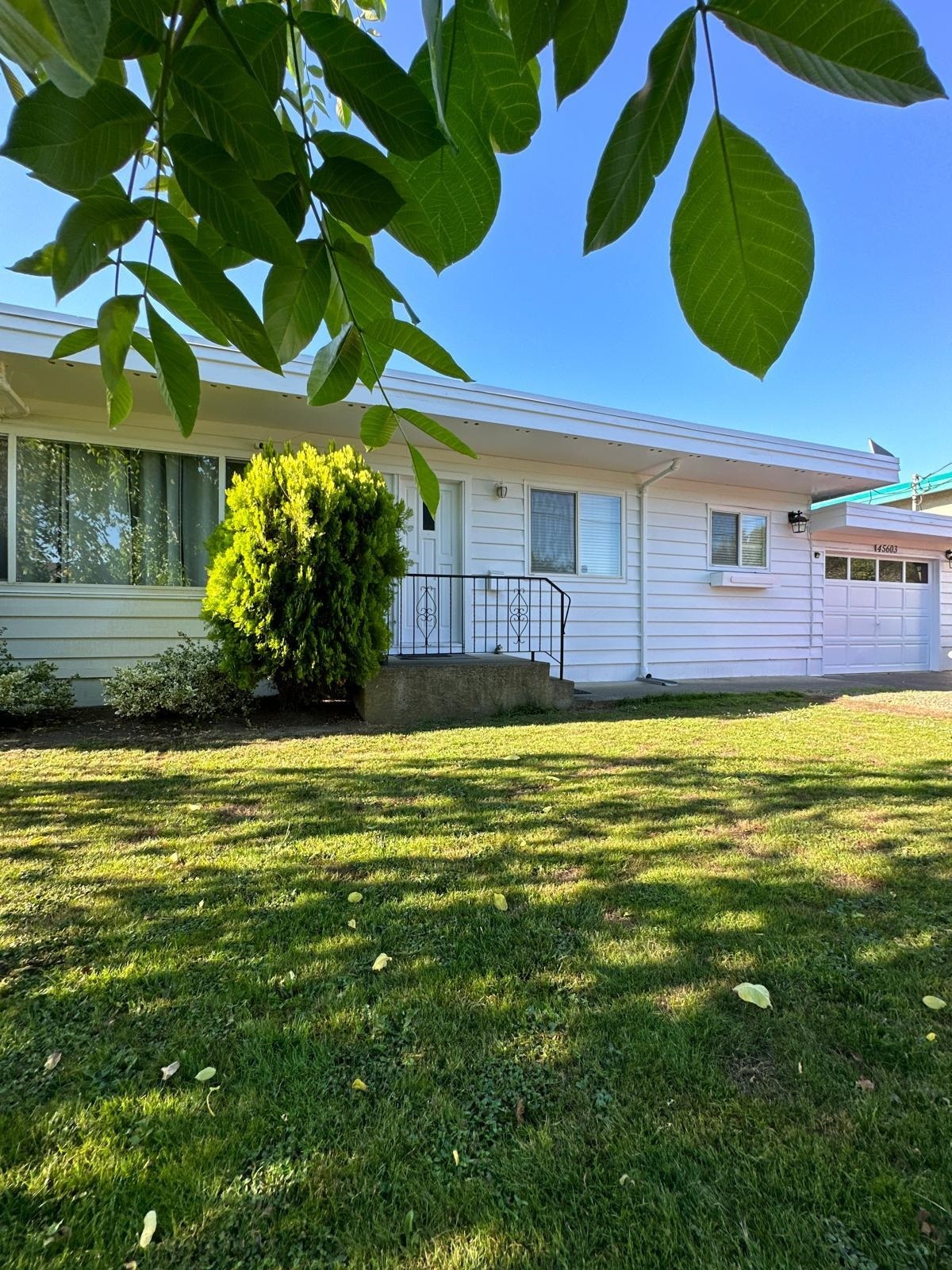 45603 Reece Avenue  Chilliwack BC V2P 2Z9 photo