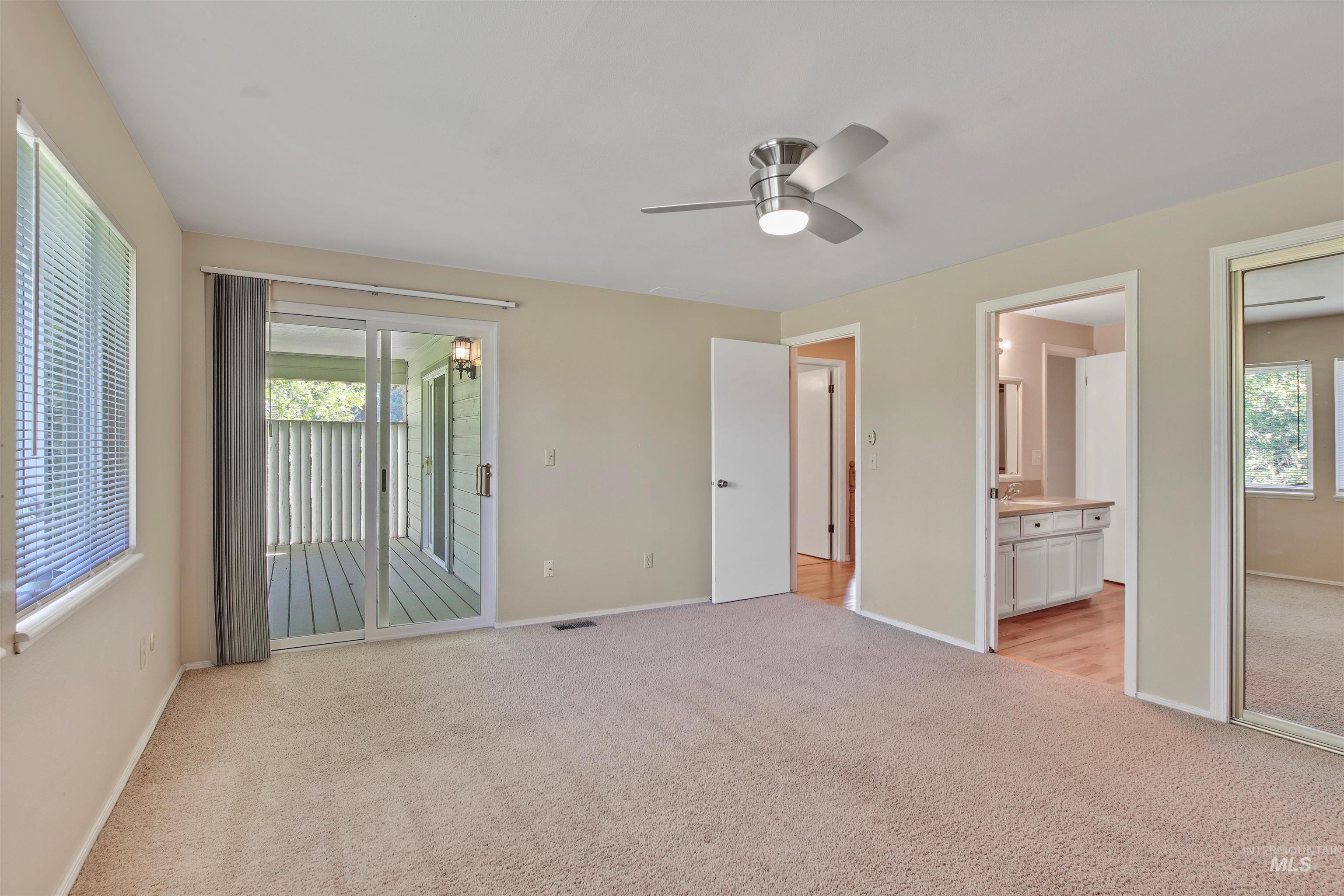 Property Photo: 804 N Eagle Hills Way ID 83616