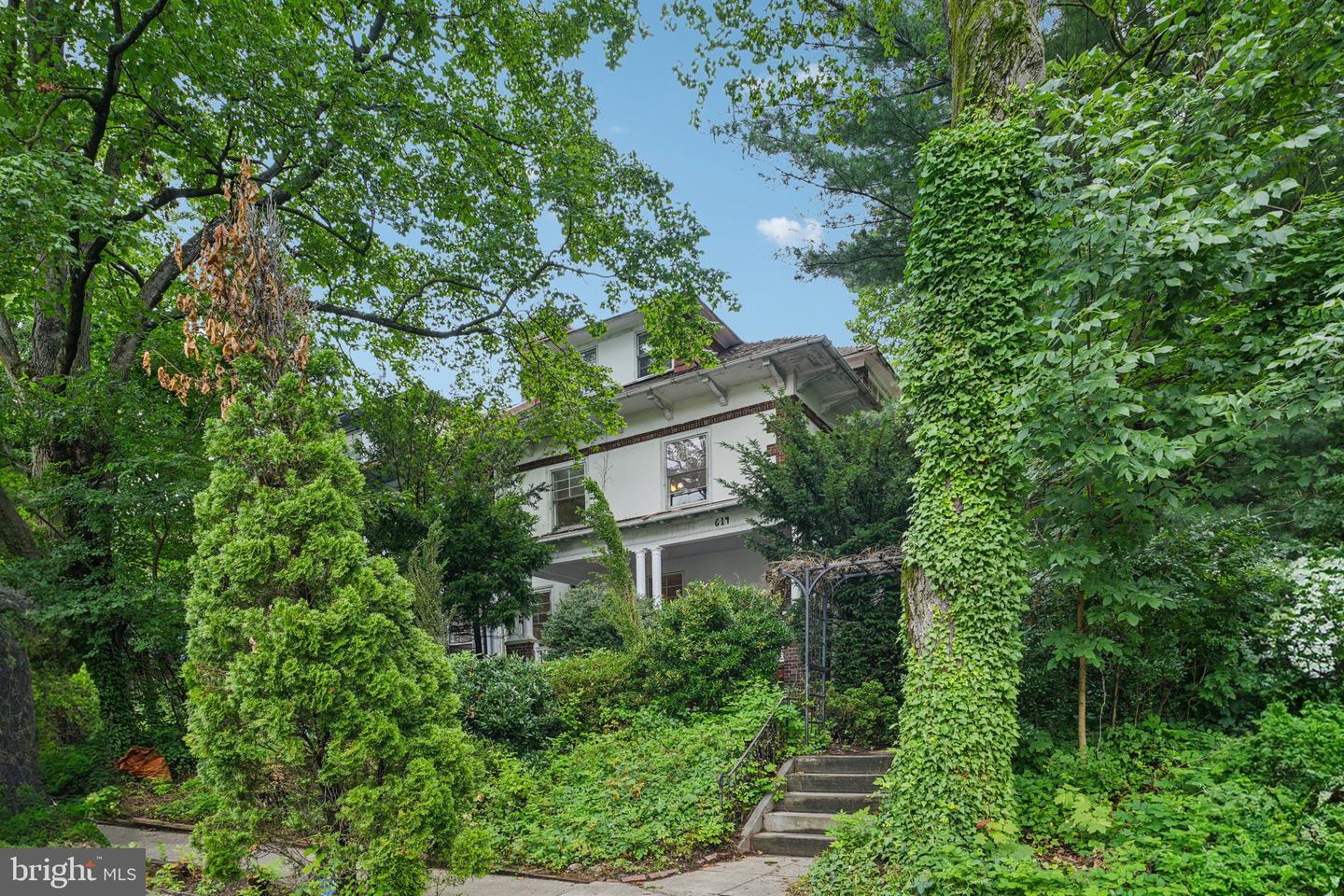 Property Photo: 614 E Vernon Road PA 19119