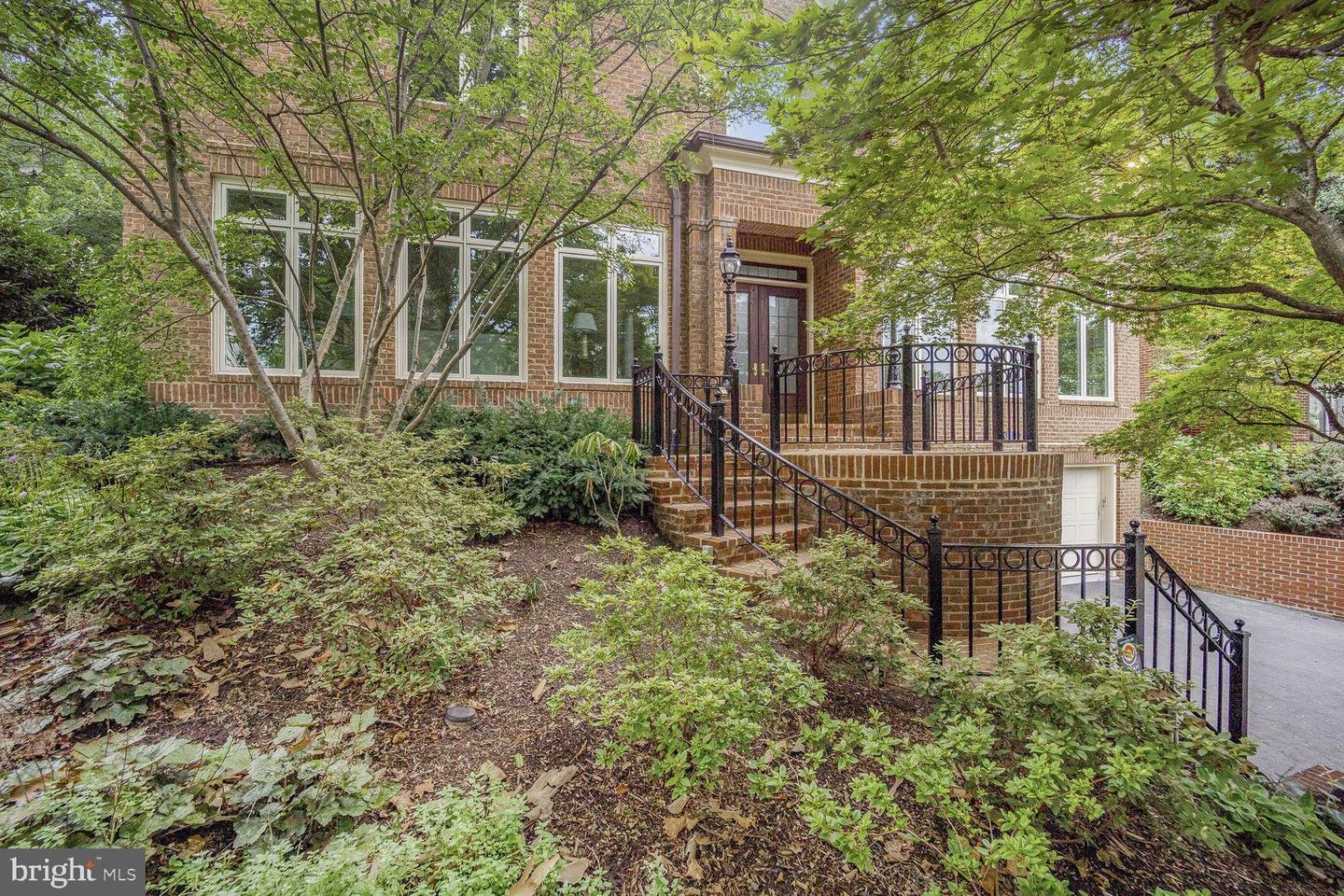 Property Photo: 3121 Arizona Avenue NW DC 20016