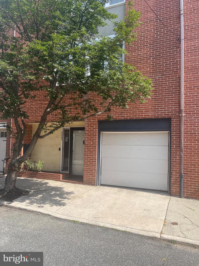 2045 North Street  Philadelphia PA 19130 photo