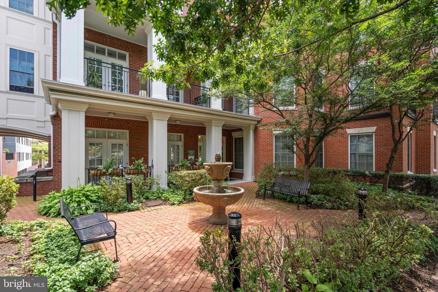 Property Photo: 1023 N Royal Street 217 VA 22314