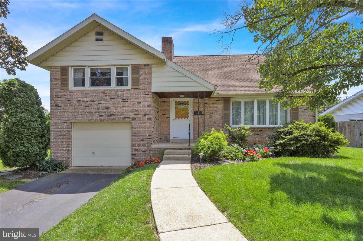 Property Photo:  1116 Dogwood Drive  PA 19609 