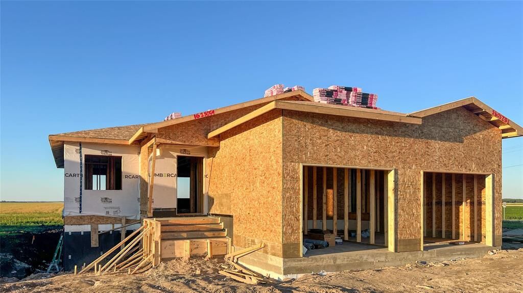 Property Photo: 395 Normandeau Avenue MB R5H 0C7