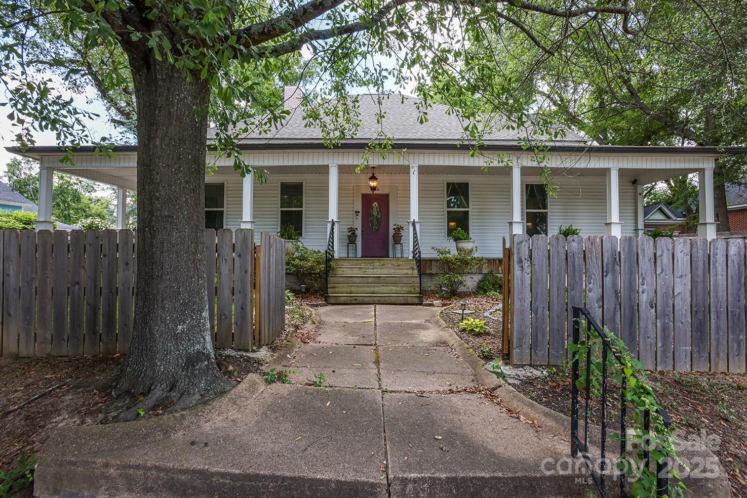 Property Photo: 206 Elm Street SC 29720