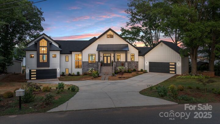 Property Photo:  21528 Norman Shores Drive  NC 28031 