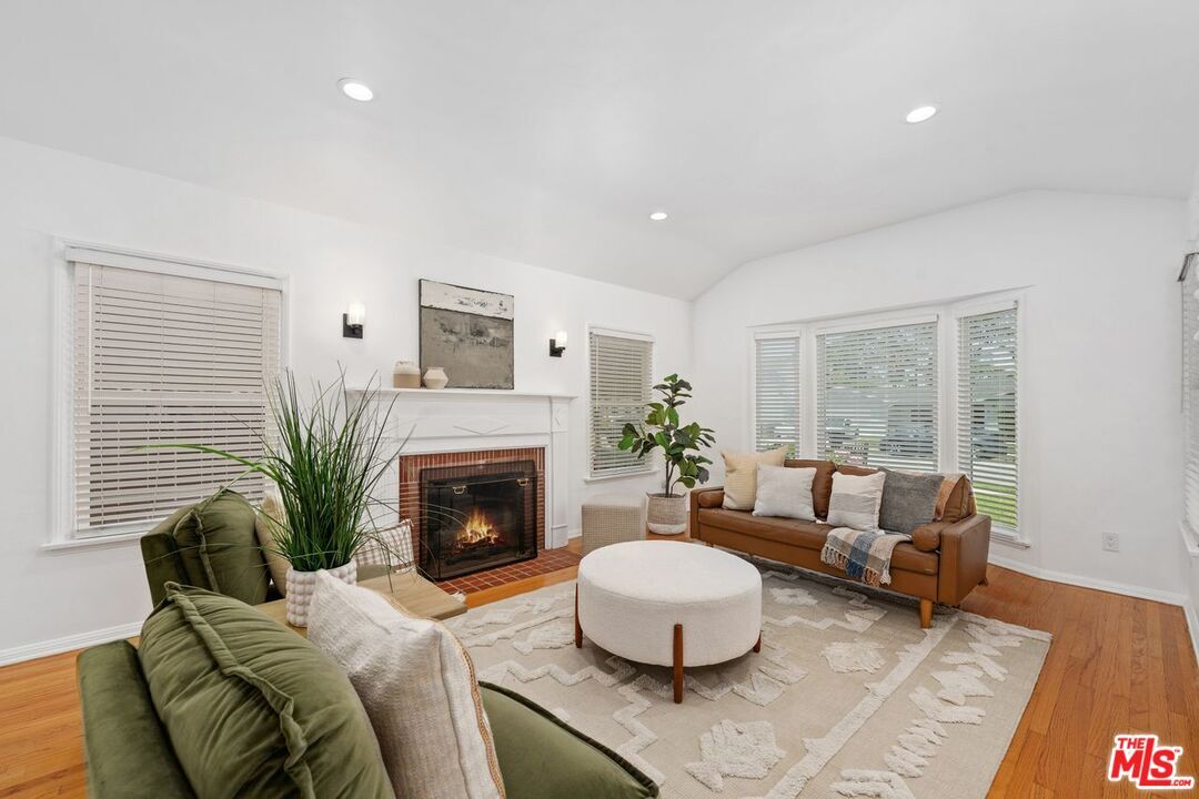 Property Photo: 3208 W 81st St CA 90305