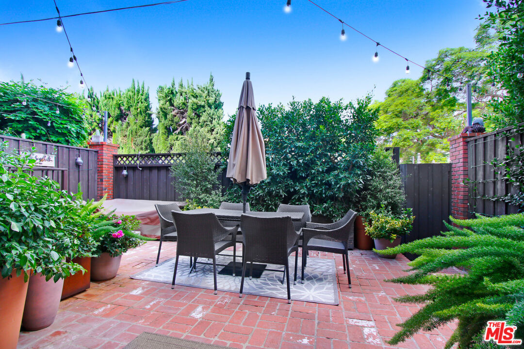 Property Photo: 9303 Burton Way CA 90210