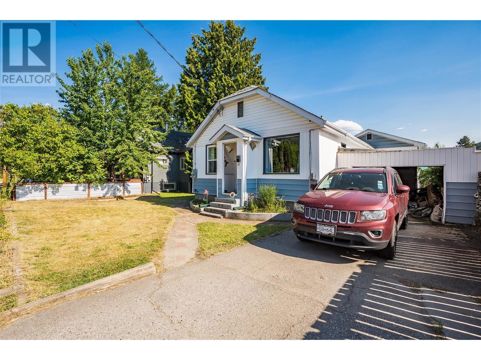 1216 1st Street  Castlegar BC V1N 1A2 photo