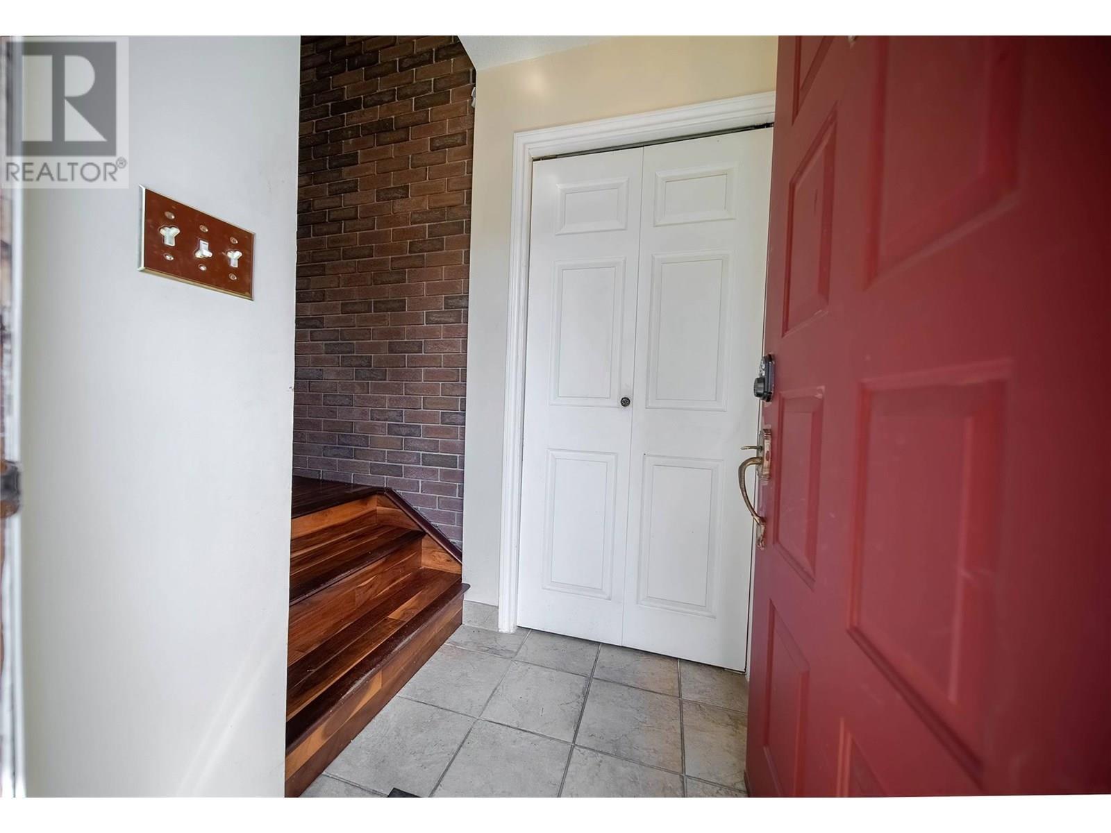 Property Photo:  3112 4th Street South  BC V1C 5N5 