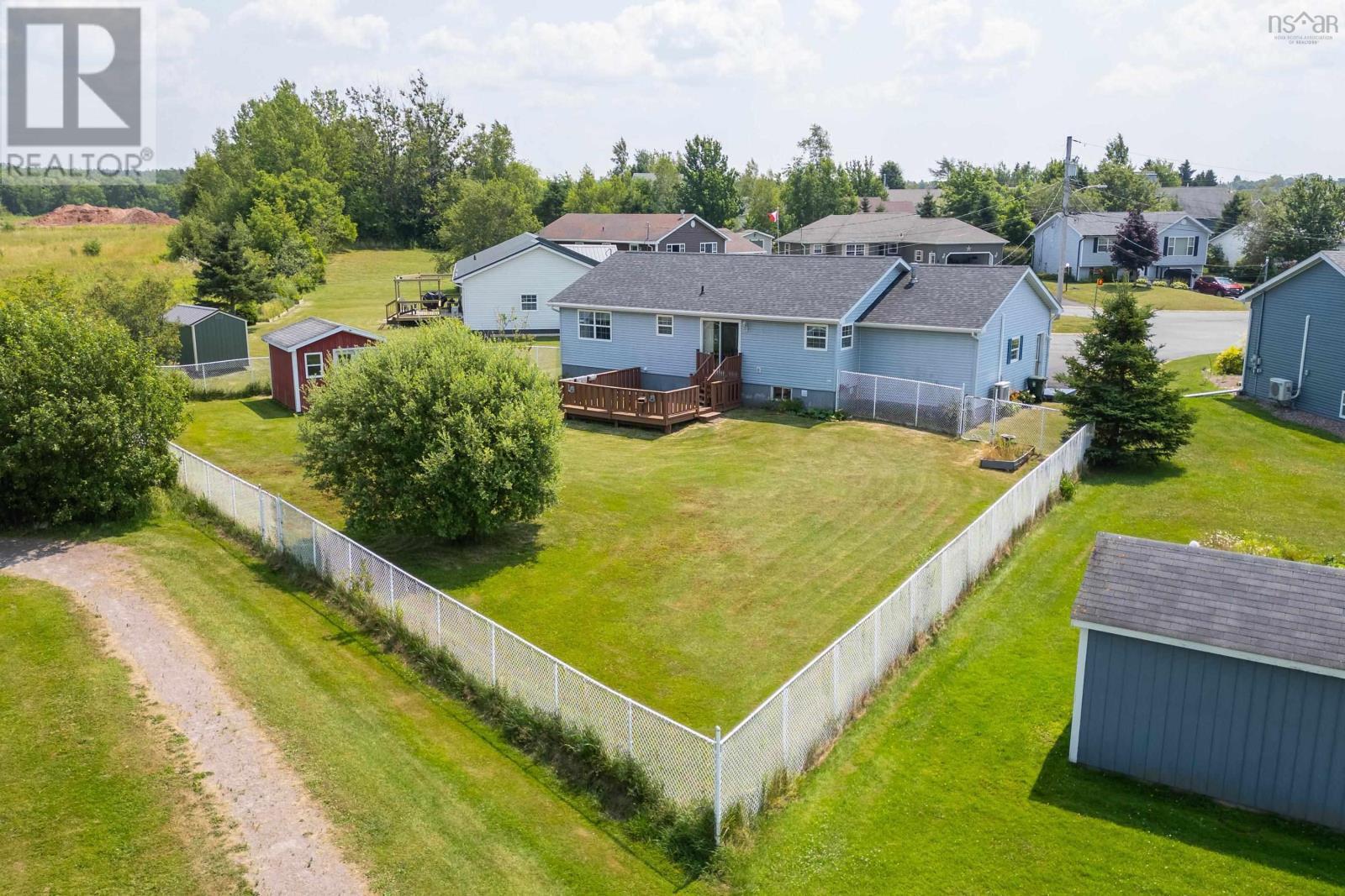 Property Photo: 10 Garden Court NS B4H 4R8