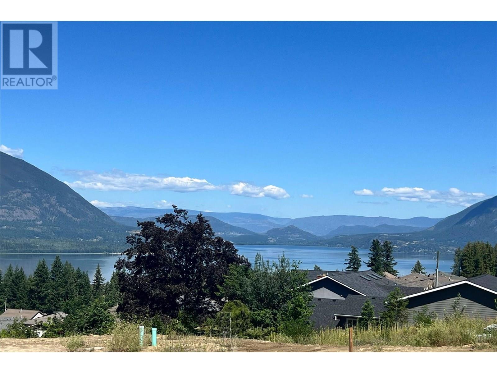 Property Photo:  1181 16 Avenue Southeast  BC V1E 2R5 