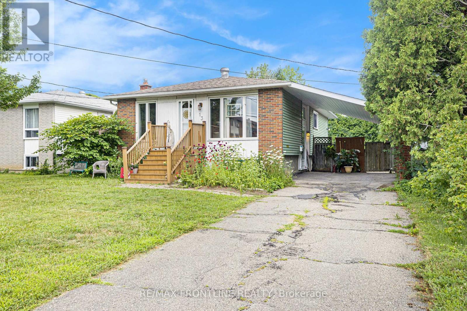 Property Photo: 13 Haggart Street ON K7H 2Z5