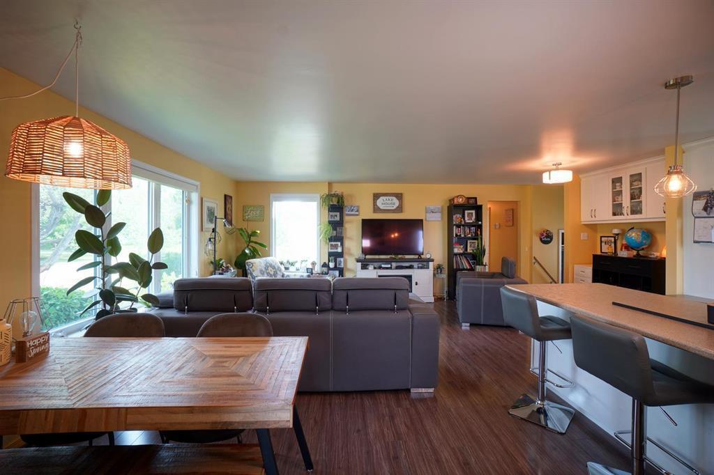 Property Photo: 70 Cherry Road MB R1N 3A1