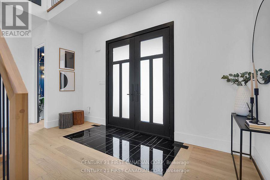 Photo de la propriété: 1741 Upper West Avenue ON N6K 0J2