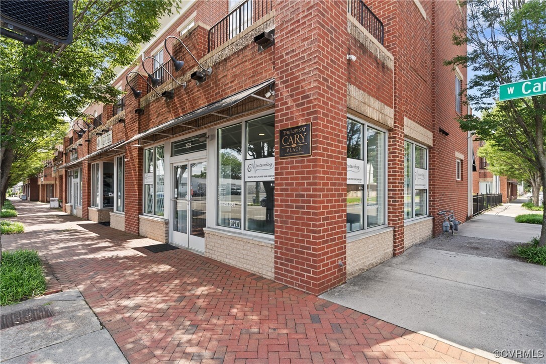 1921 W Cary Street A  Richmond VA 23220 photo