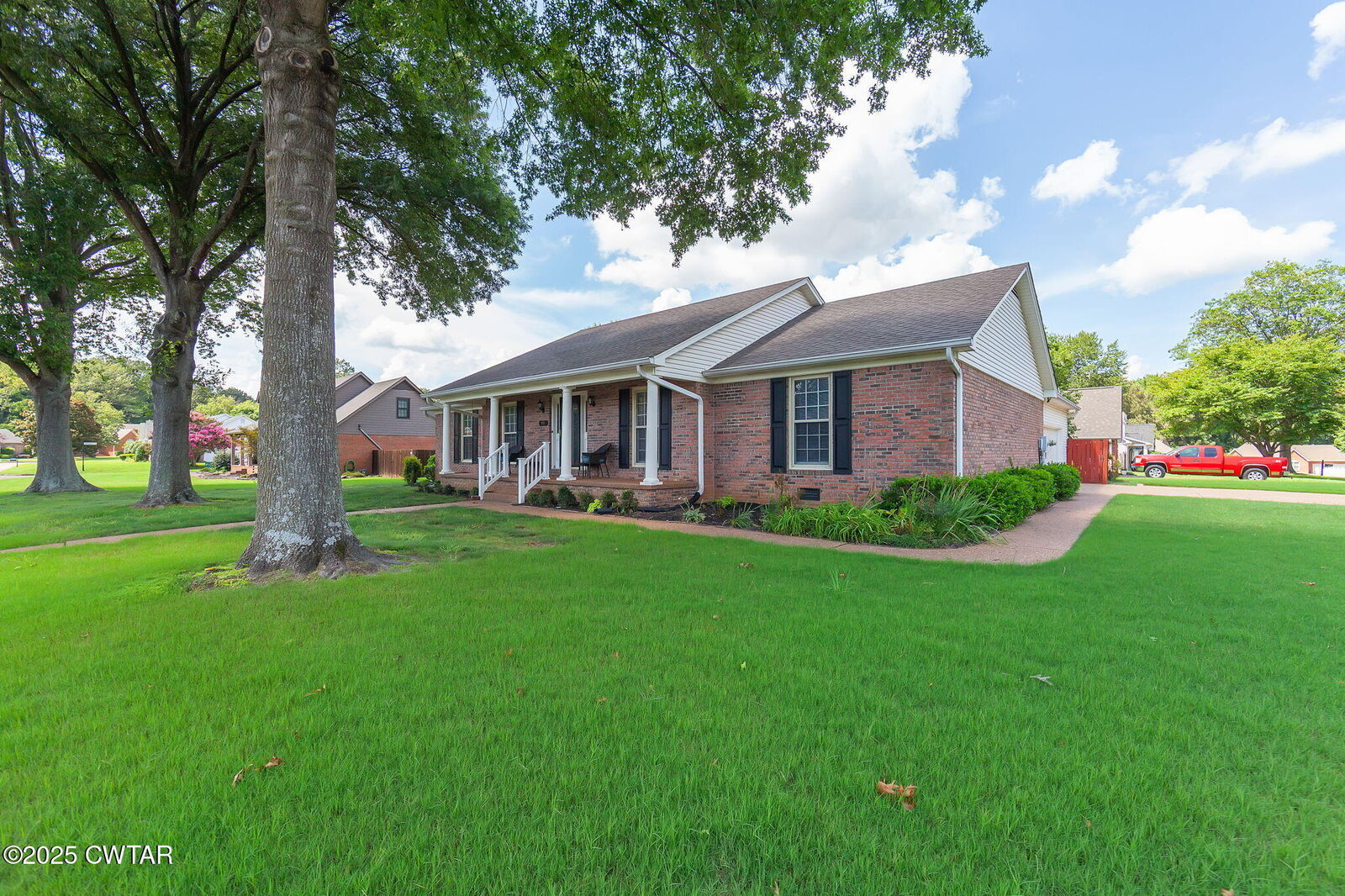 Property Photo:  90 Steeplechase Drive  TN 38305 