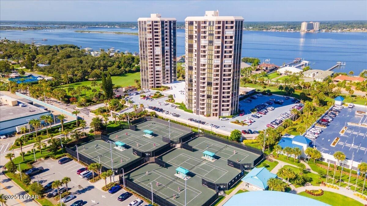 Property Photo: 1 Oceans West Boulevard 21A1 FL 32118