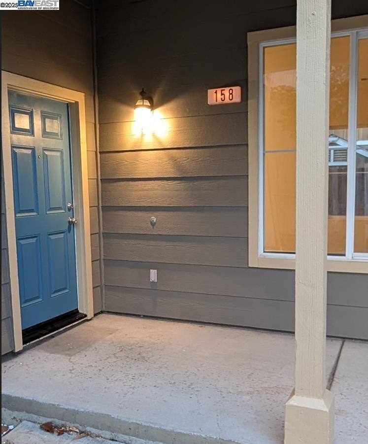 Property Photo: 158 Fairview Ave CA 94565