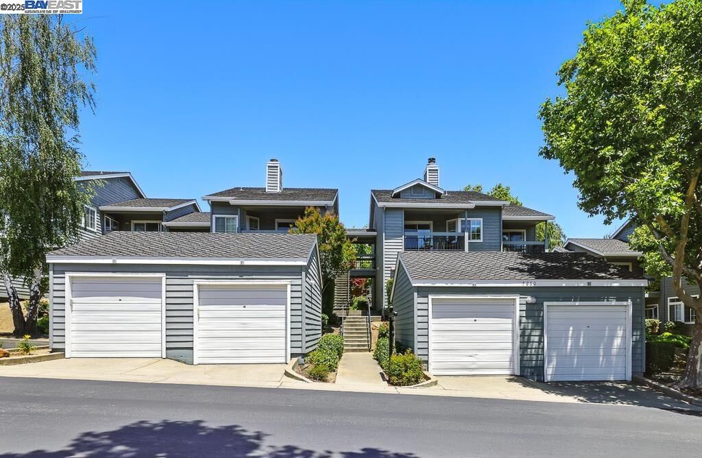 Property Photo: 7860 Canyon Meadow Cir H CA 94588