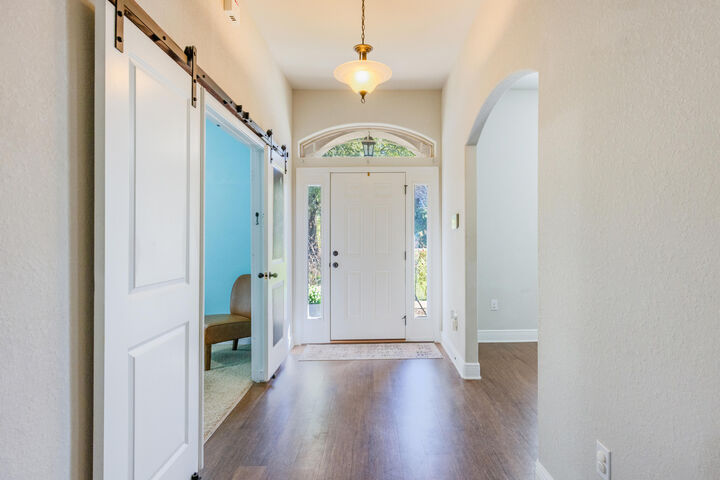 Property Photo: 654 Red Fern Road FL 32536