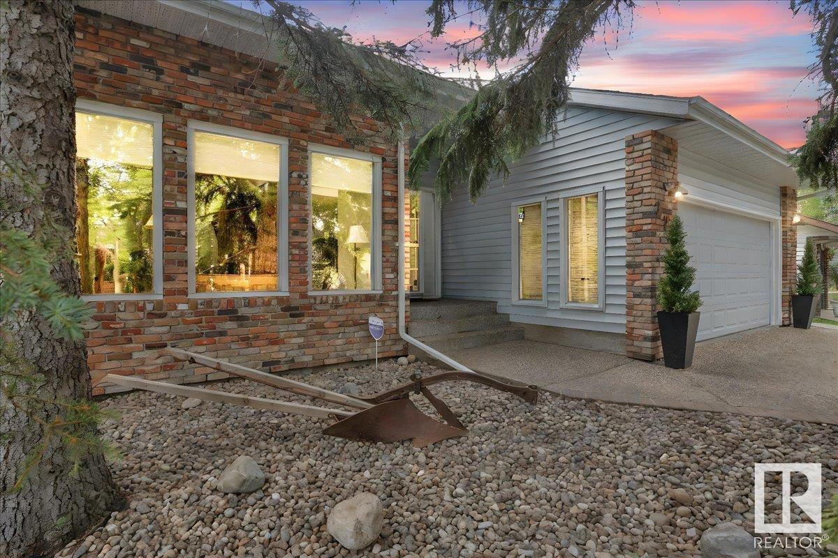 Property Photo:  229 Heath Road NW  AB T6R 1S1 