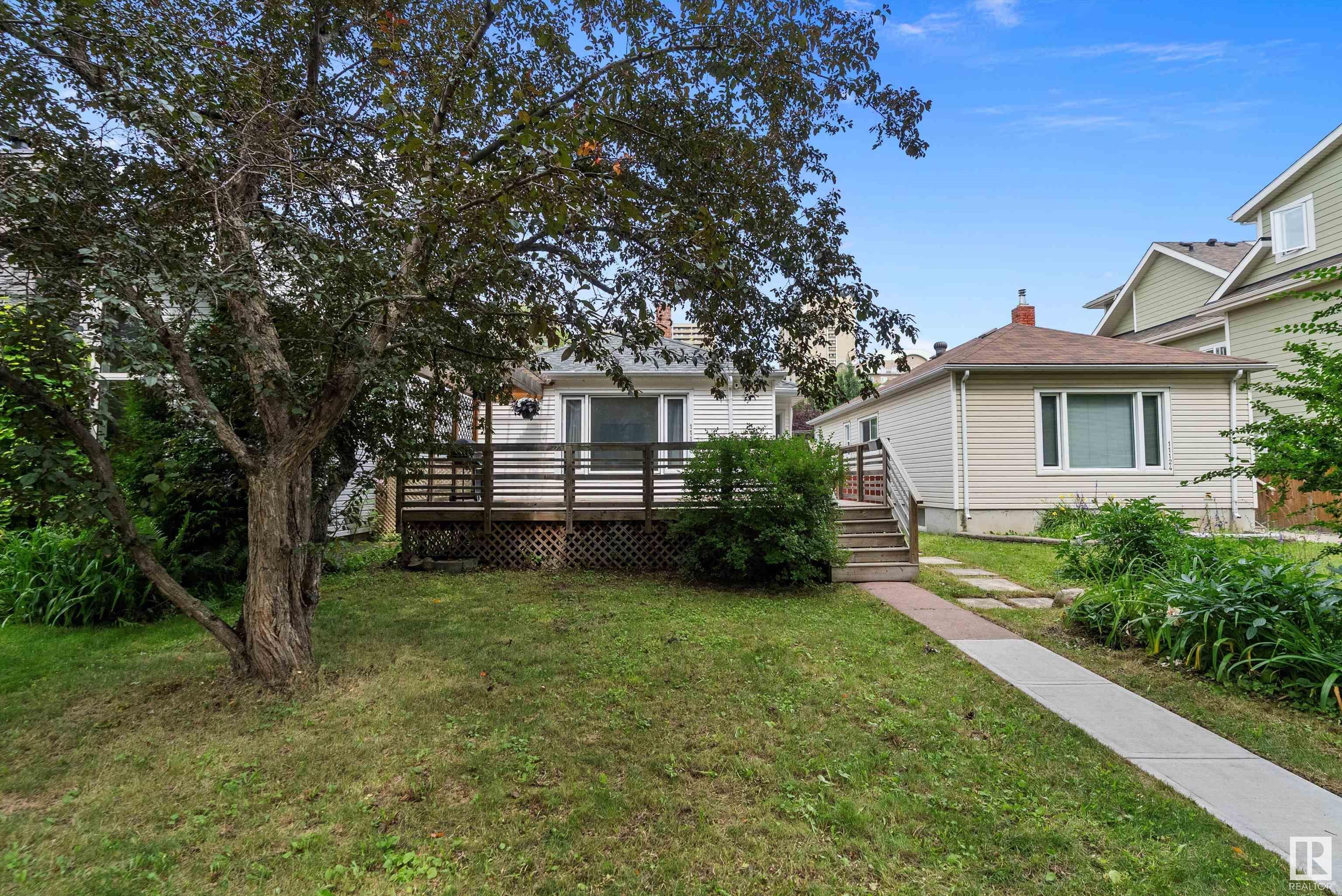 Property Photo:  11126 80 Avenue NW  AB T6G 0R5 