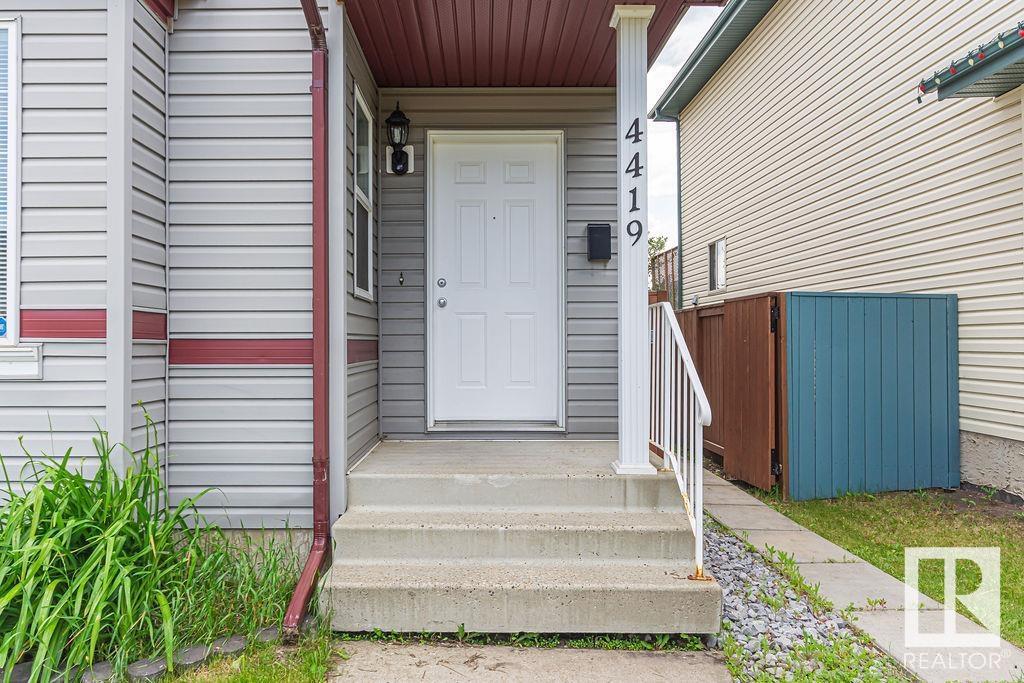 Property Photo: 4419 152 Avenue NW AB T5Y 3C3