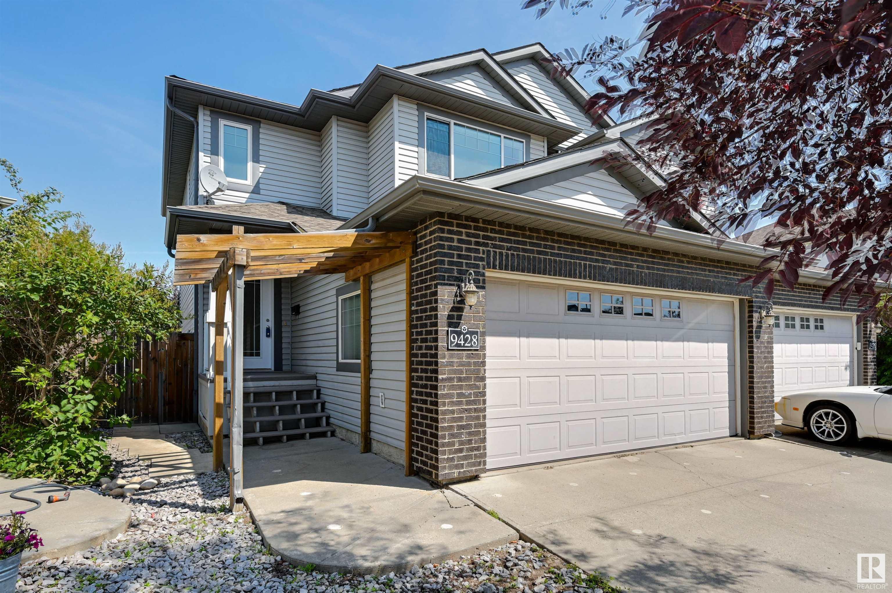 9428 Stein Way NW  Edmonton AB T6R 0L6 photo