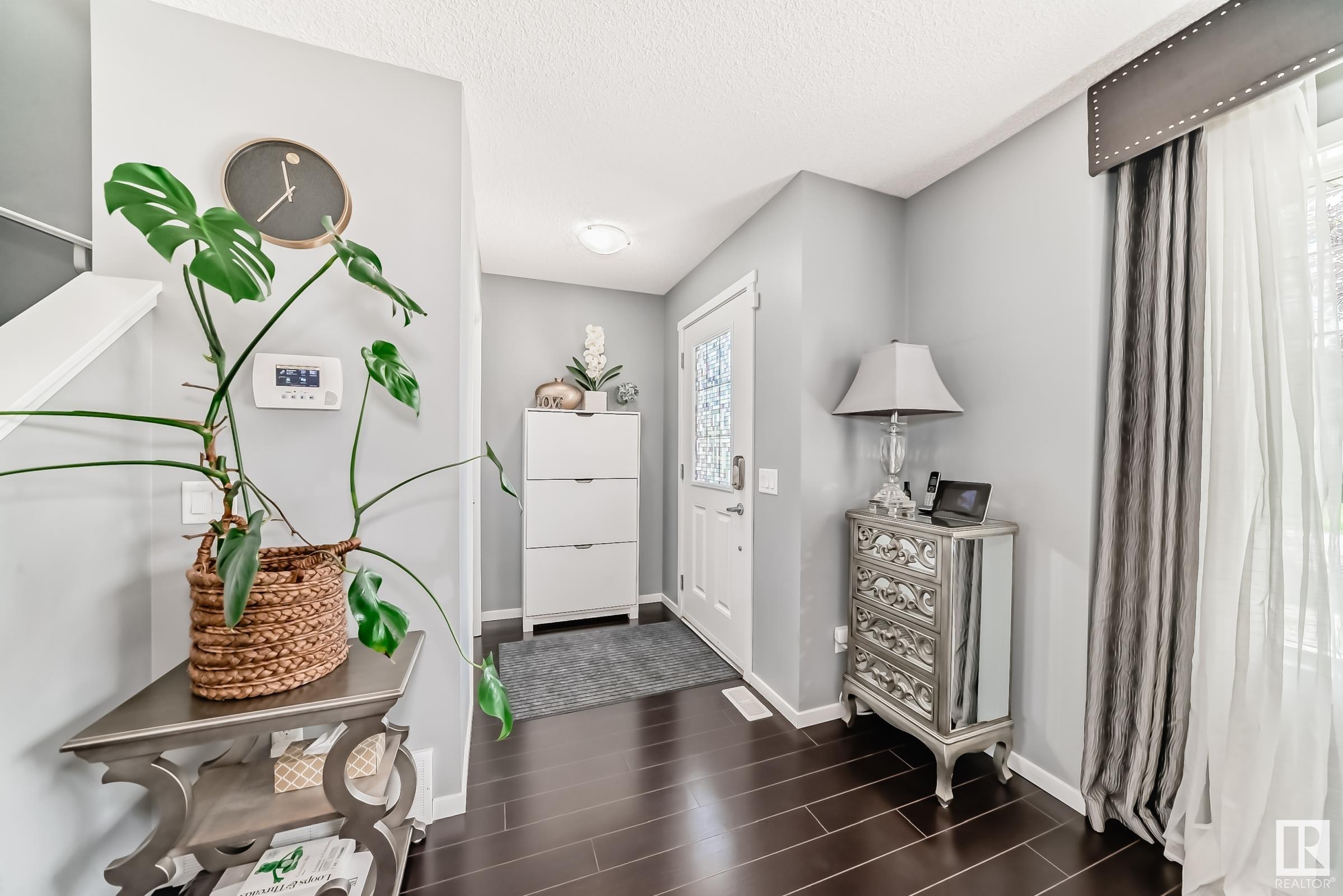 Property Photo:  2838 18A Avenue NW  AB T6T 0N8 