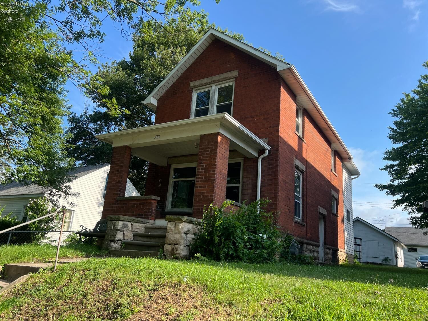 Property Photo: 712 Howland Street OH 43420