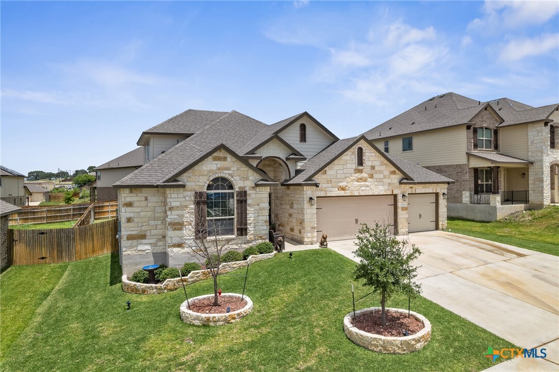 Property Photo:  1309 Roma Street  TX 76548 