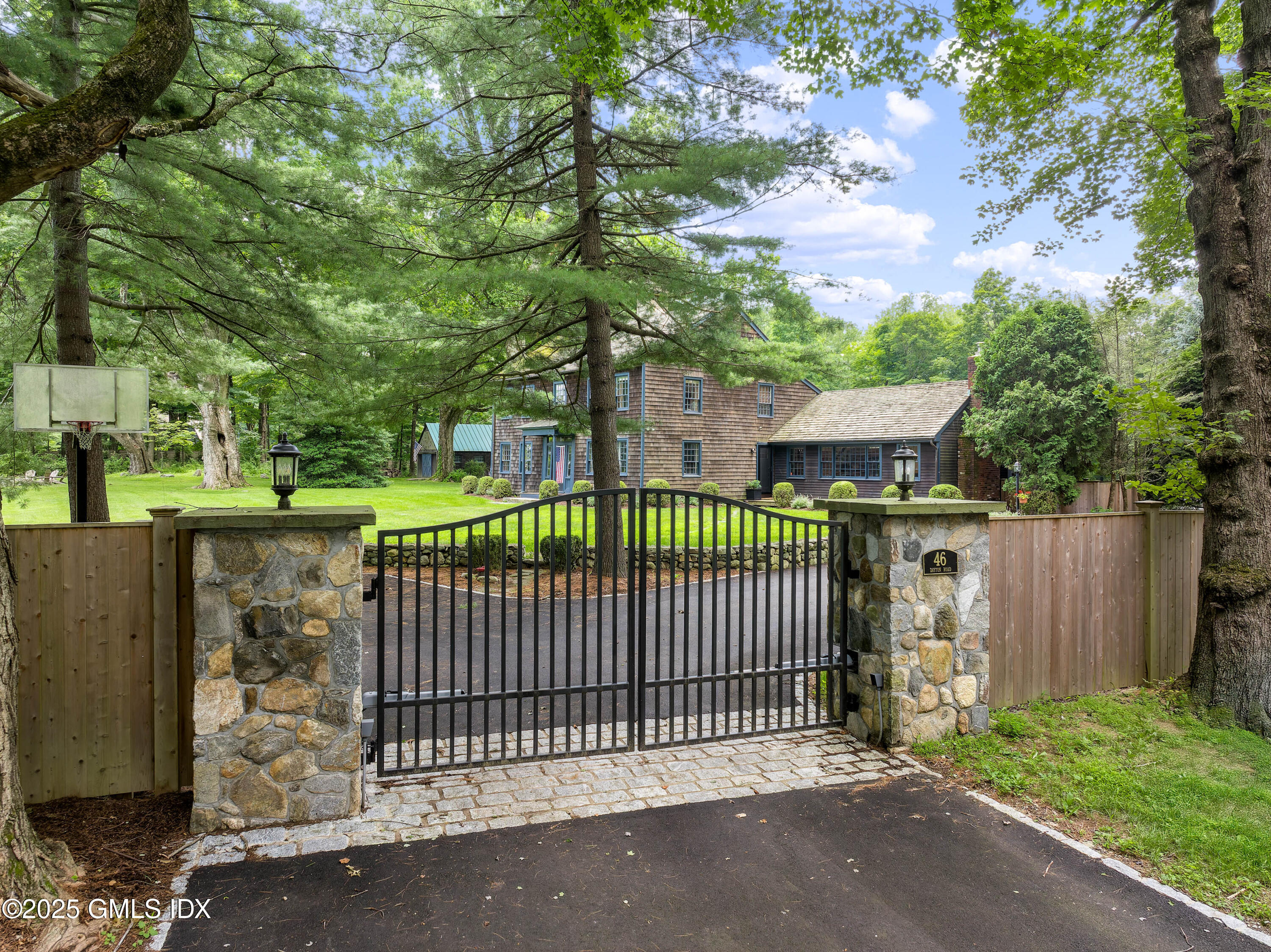 Property Photo:  46 Dayton Road  CT 06896 