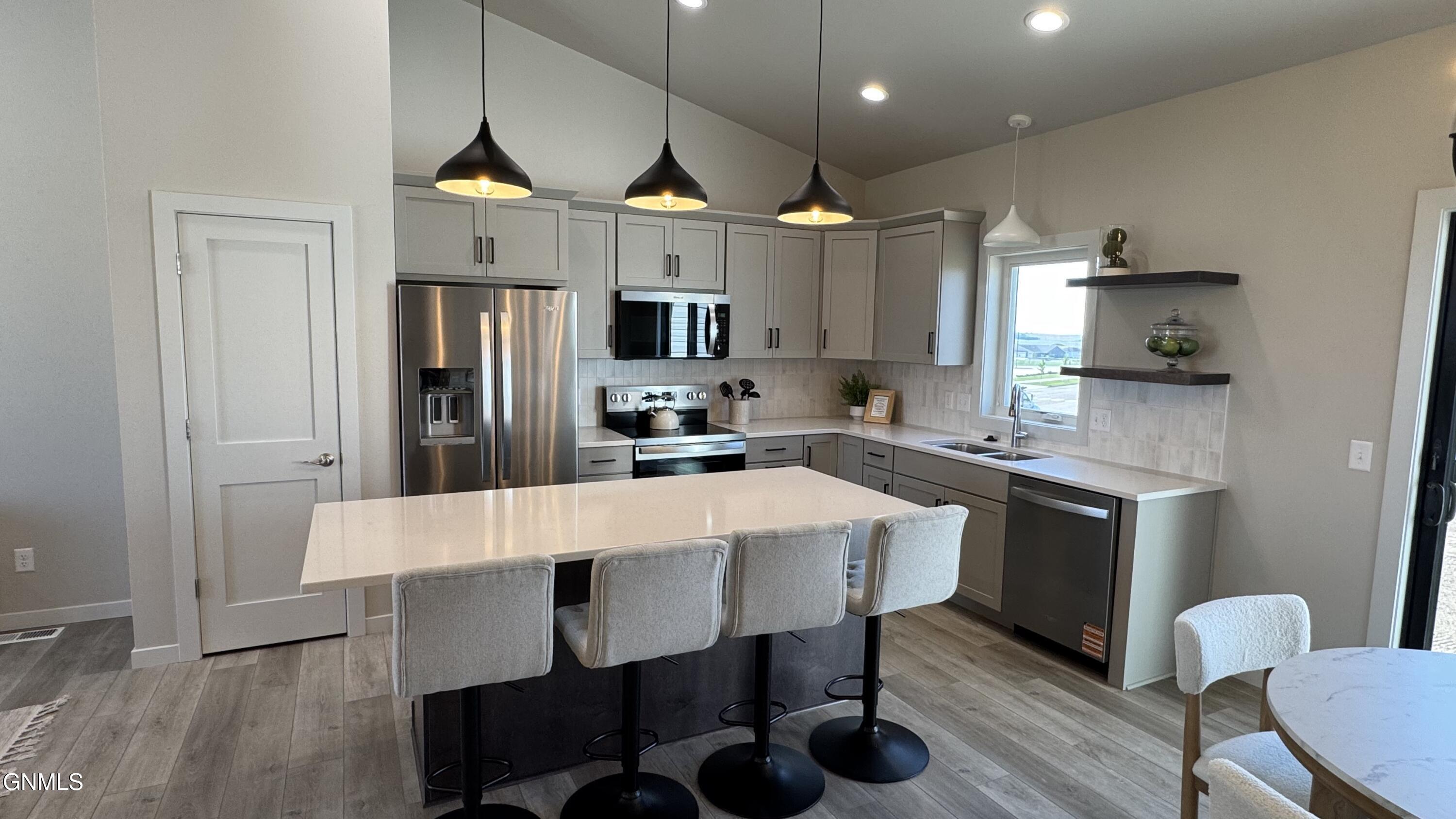 Property Photo:  5419 Welder Avenue  ND 58503 