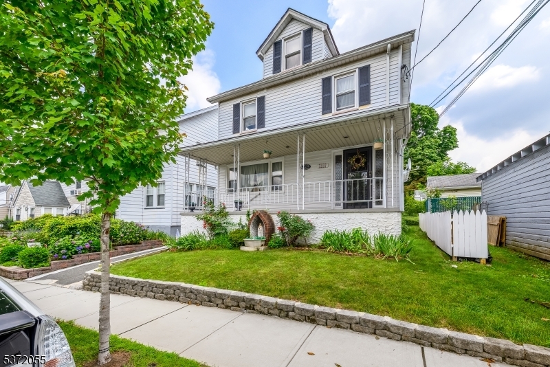 Property Photo:  1329 Camden Ct  NJ 07083 