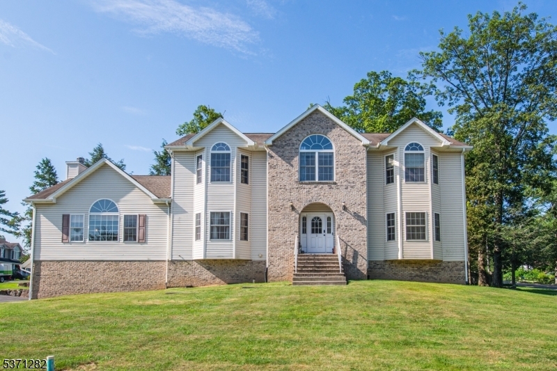Property Photo:  2 Iron Hill Pass  NJ 07480 