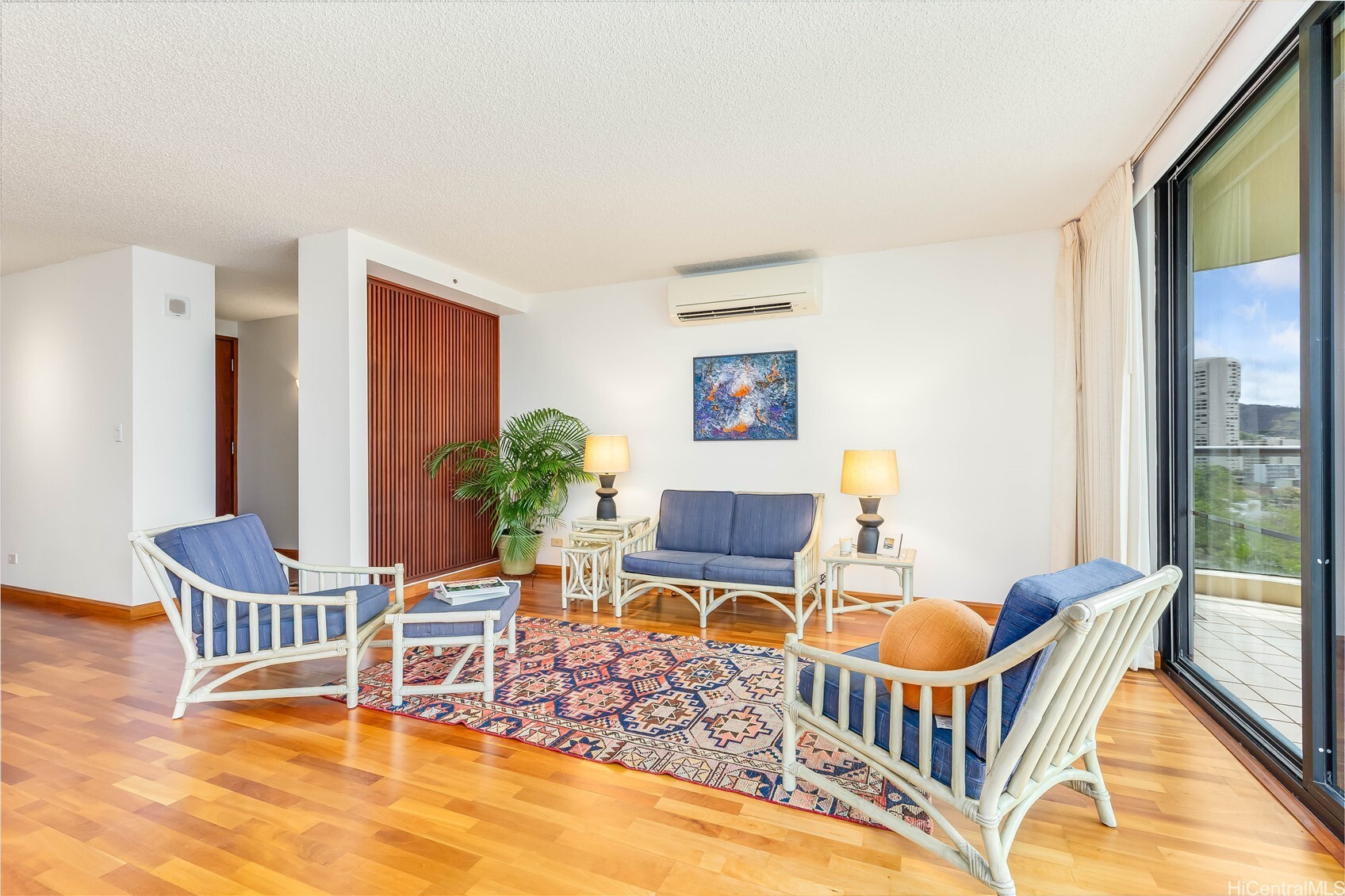 Property Photo: 1015 Wilder Street 402 HI 96822