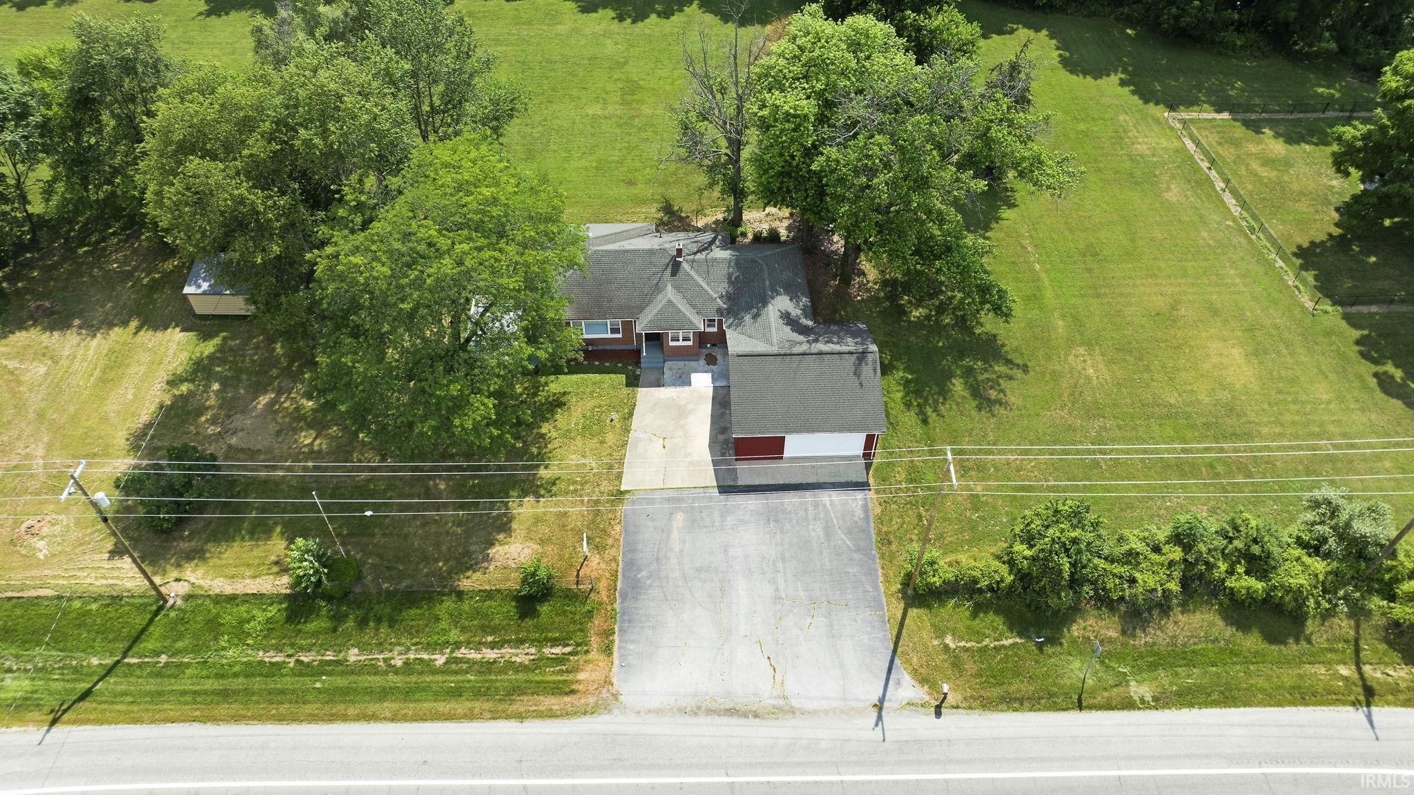 Property Photo: 8948 N US Highway 27 IN 46733-8777