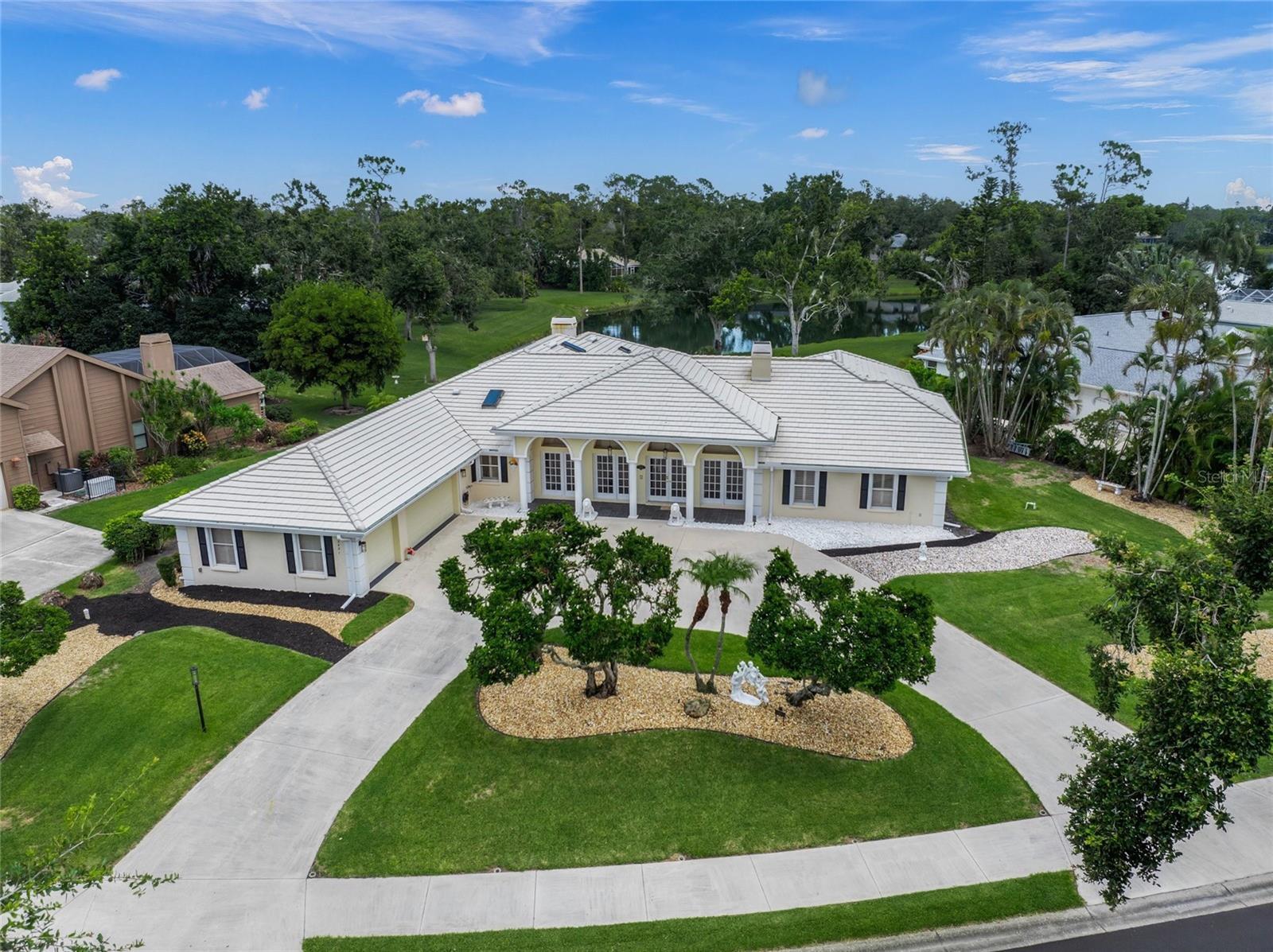 Property Photo: 7421 Weeping Willow Boulevard FL 34241