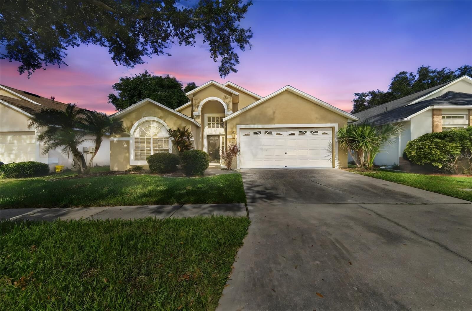 Property Photo: 7015 Colony Pointe Drive FL 33578