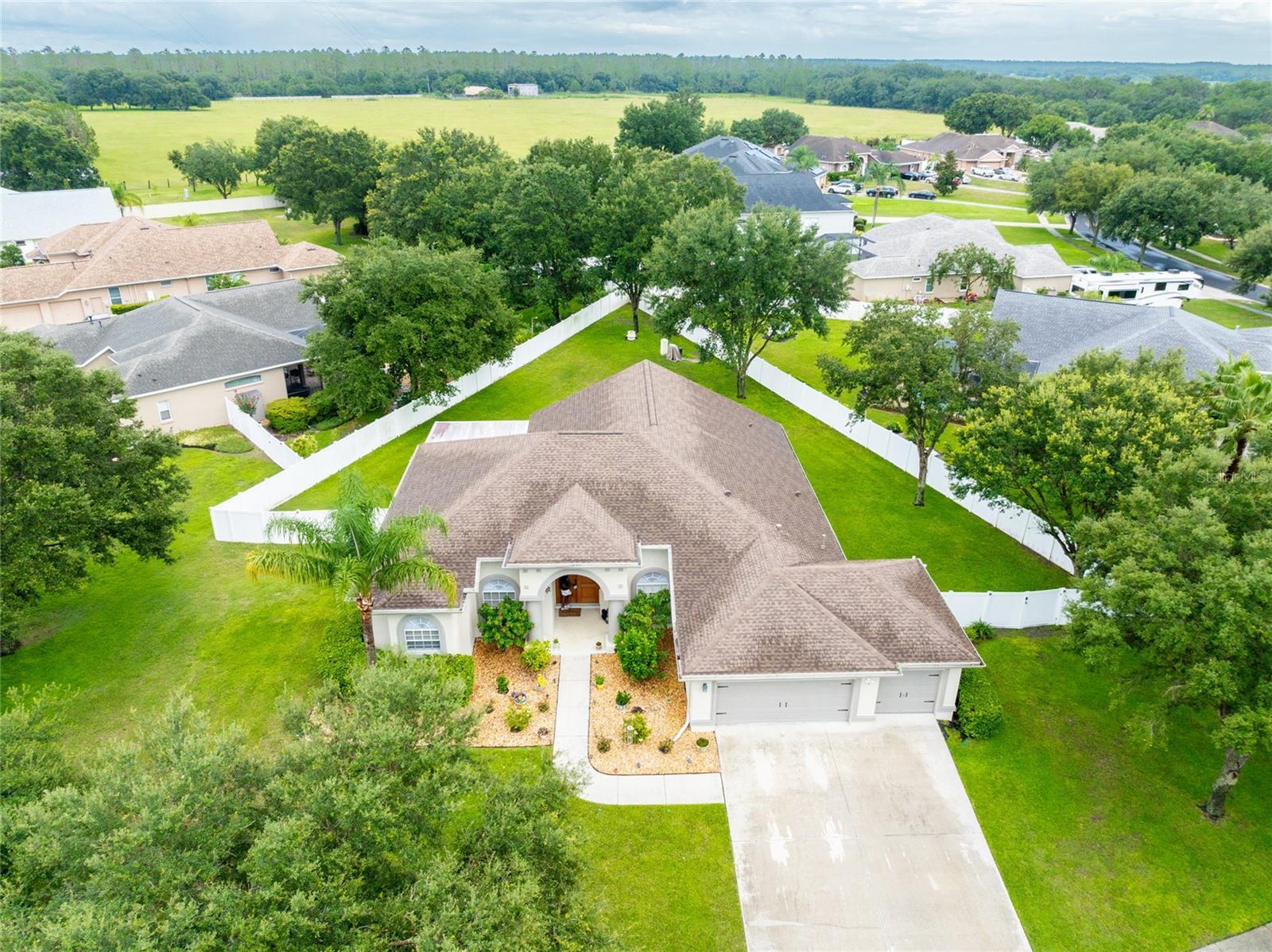 Property Photo:  12407 Creek Edge Drive  FL 33579 