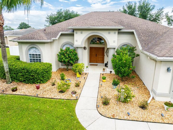 Property Photo:  12407 Creek Edge Drive  FL 33579
