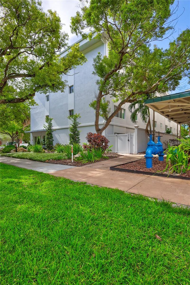 Property Photo: 210 5th Avenue S 107 FL 33701
