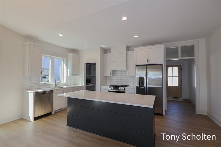 Property Photo: 5178 Blendon Meadow Circle 46 MI 49426-6800