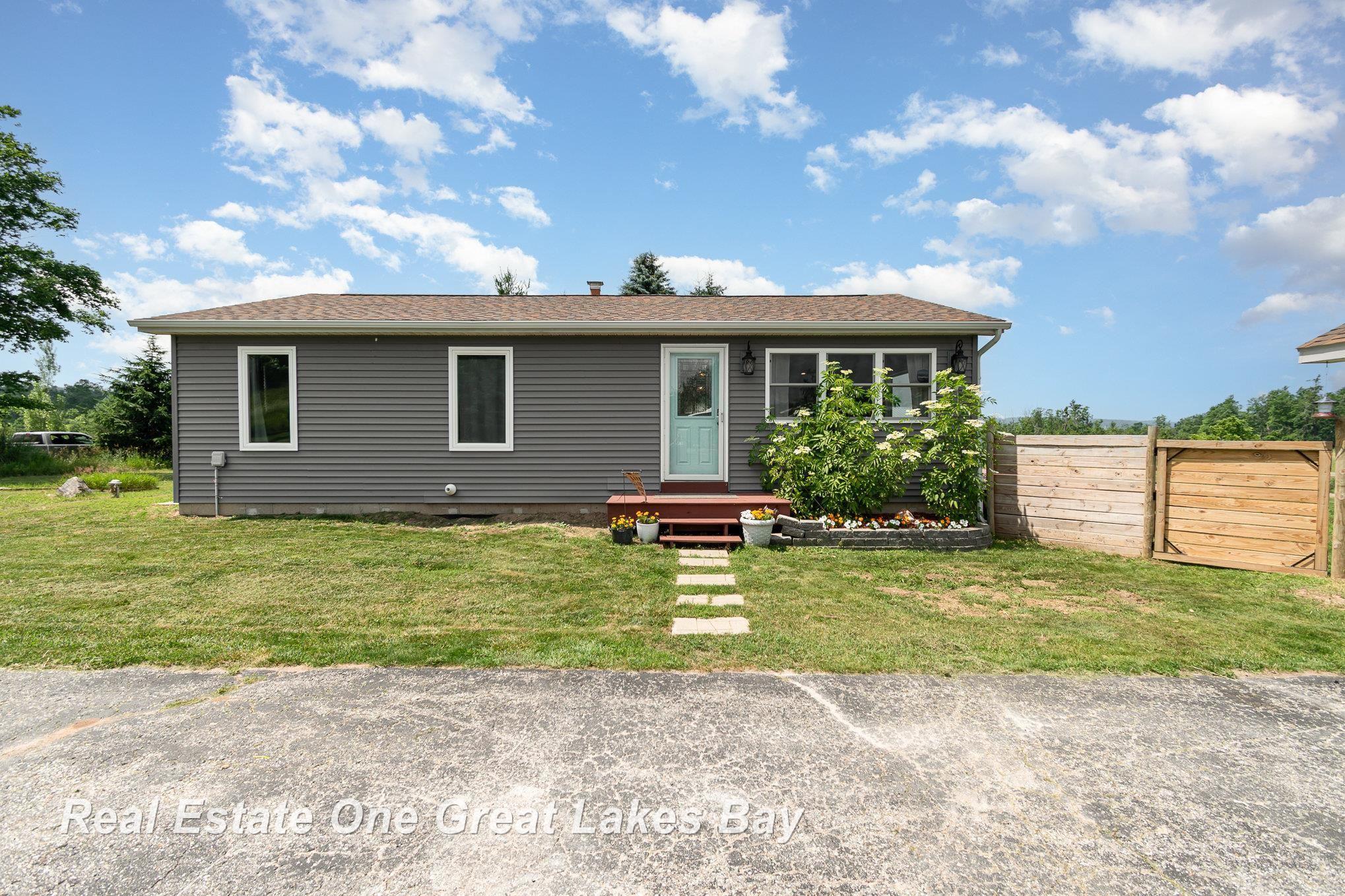 1462 McGregor Road  Vanderbilt MI 49795 photo