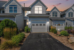 927 W Savidge Street  Spring Lake MI 49456 photo