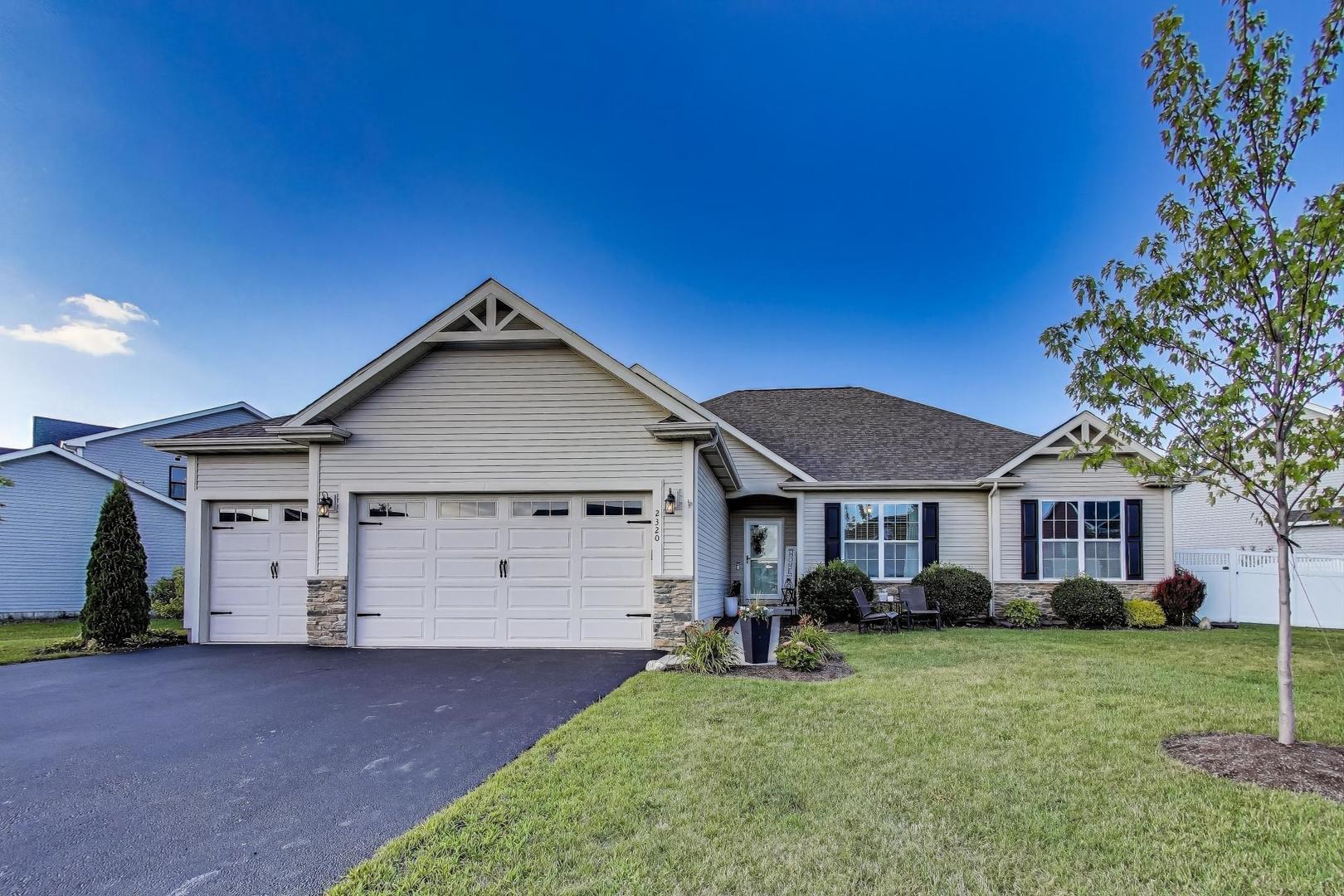 2320 Coventry Circle  Sycamore IL 60178 photo