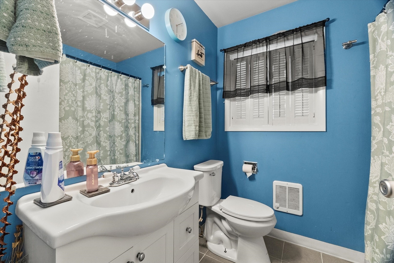 Property Photo: 1S124 Winthrop Lane IL 60181