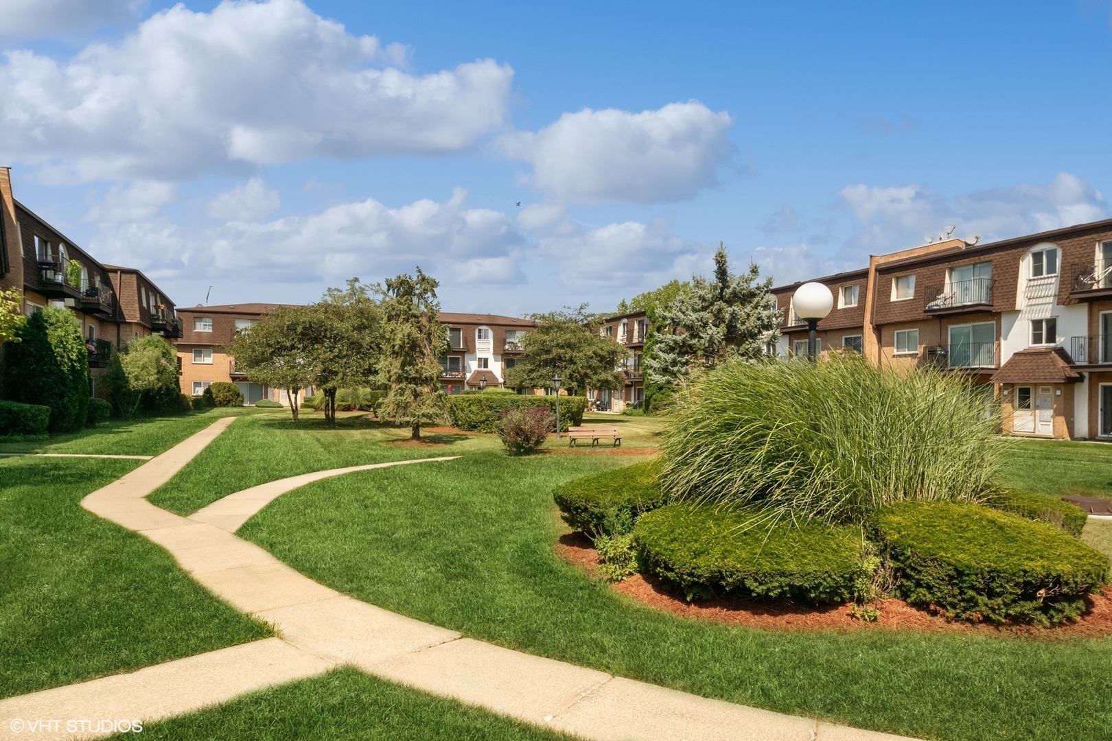 Property Photo:  9470 Bay Colony Drive 2S  IL 60016 