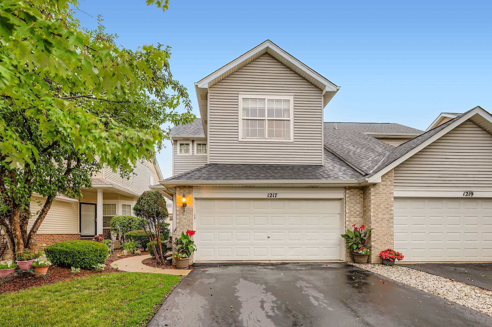 Property Photo: 1217 Grand Boulevard IL 60446